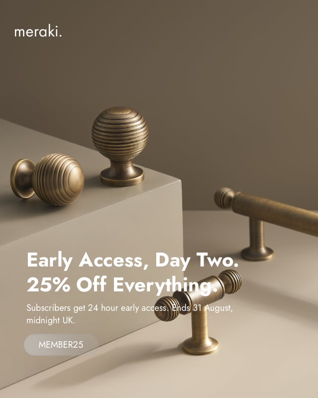 Graphic image of summer sale.